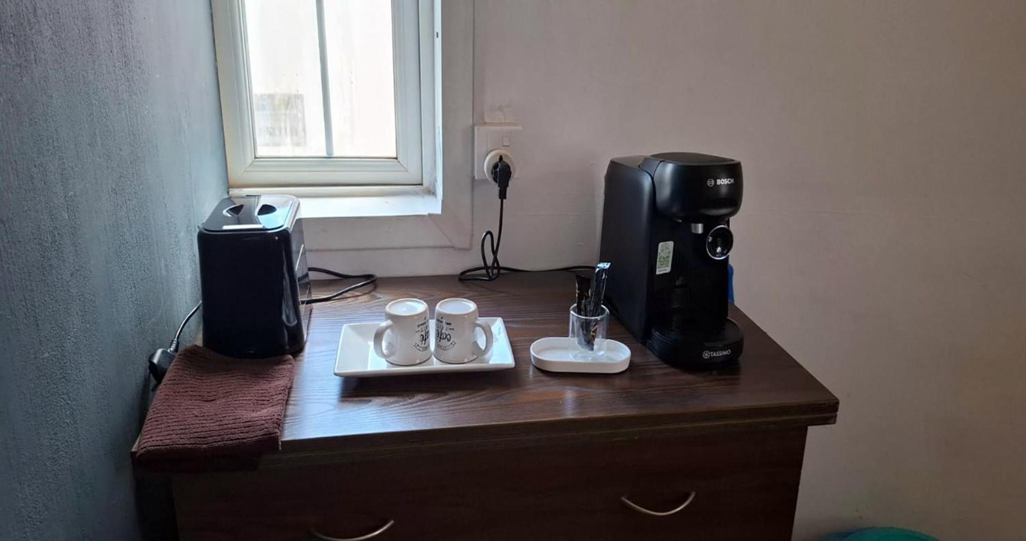 Privatunterkunft R Garden Au Calme De Du Tombeau, Familiale De 3 Et Cuisine