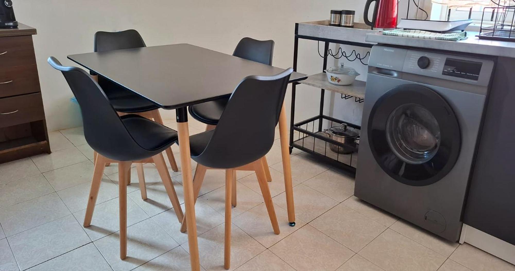 Privatunterkunft R Garden Au Calme De Du Tombeau, Familiale De 3 Et Cuisine *